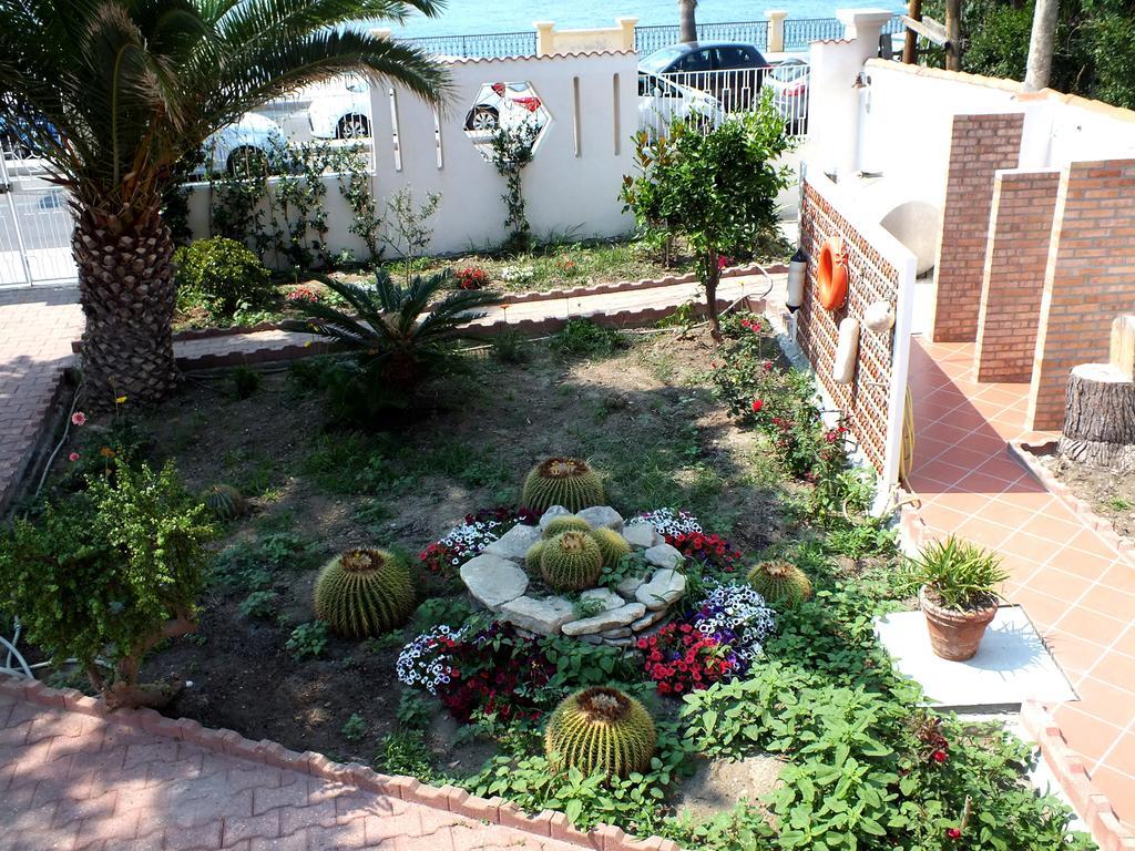 B&B Villa Sul Mare Melito Di Porto Salvo Exterior foto