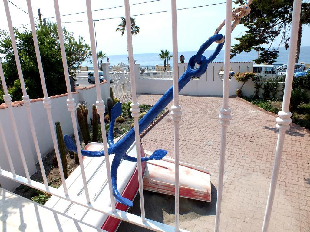 B&B Villa Sul Mare Melito Di Porto Salvo Exterior foto