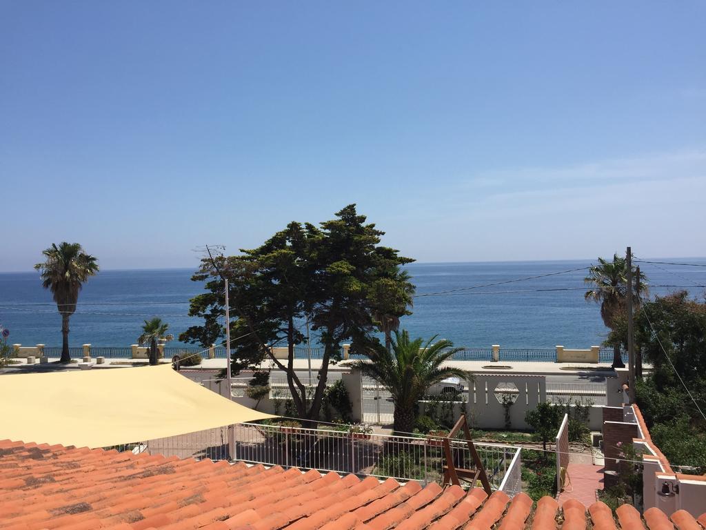 B&B Villa Sul Mare Melito Di Porto Salvo Exterior foto